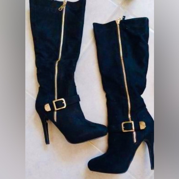 High Heels Women’s Suede Boots with Gold Accents - Picture 2 of 7
